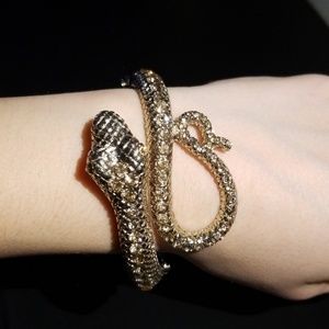 Women's bracelet